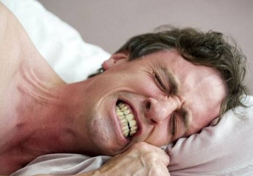 Không thể ngờ trị bệnh nghiến răng khi ngủ lại dễ dàng đến thế