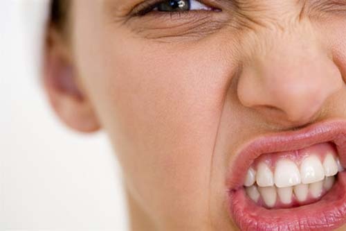 Bệnh nghiến răng ở người lớn